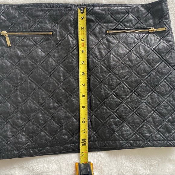 ZARA | Leather quilted mini skirt with gold zips - Picture 7 of 9